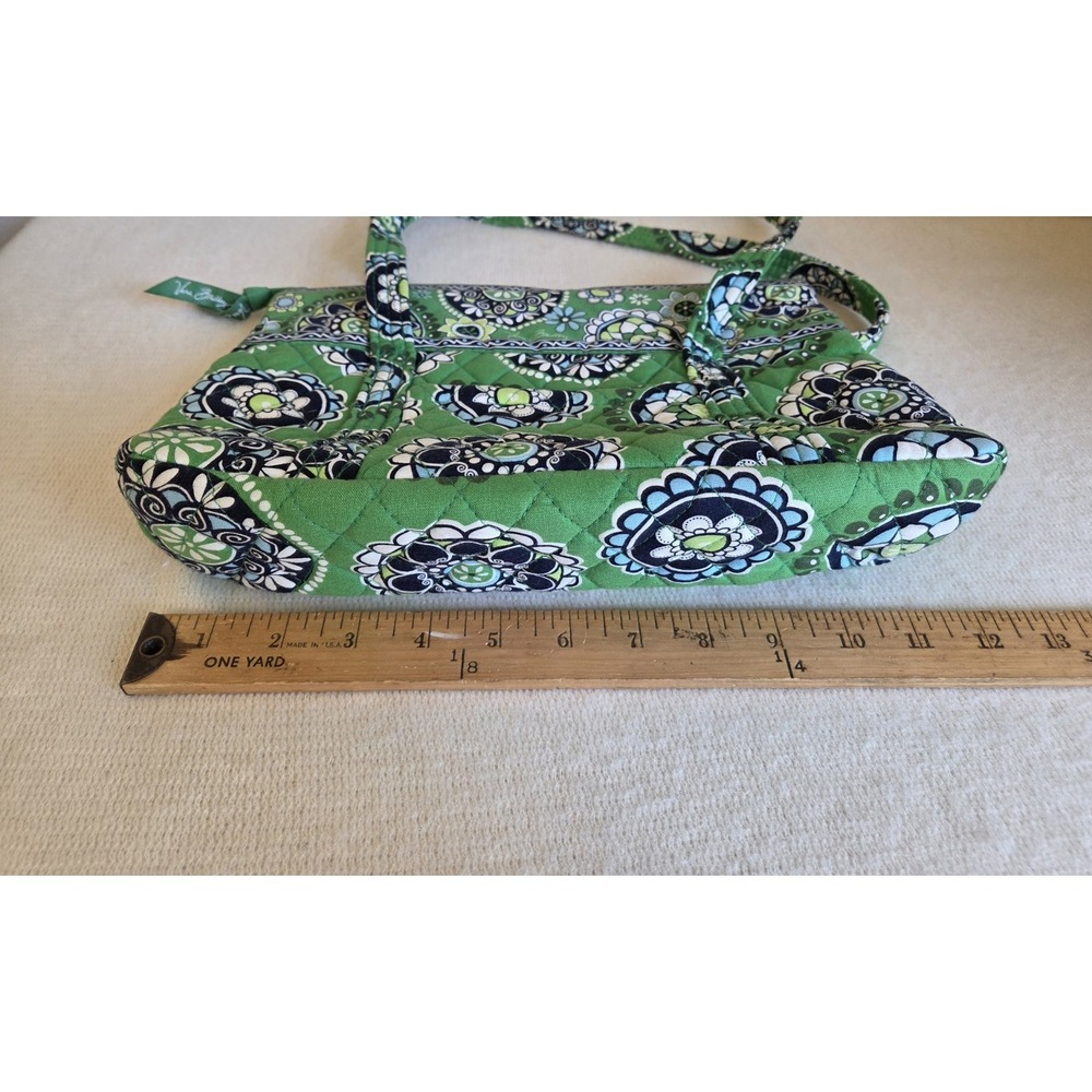 Retired Vera Bradley Green Medallion Shoulder Bag – Quilted Cotton – Classic VB - Picture 5 of 8